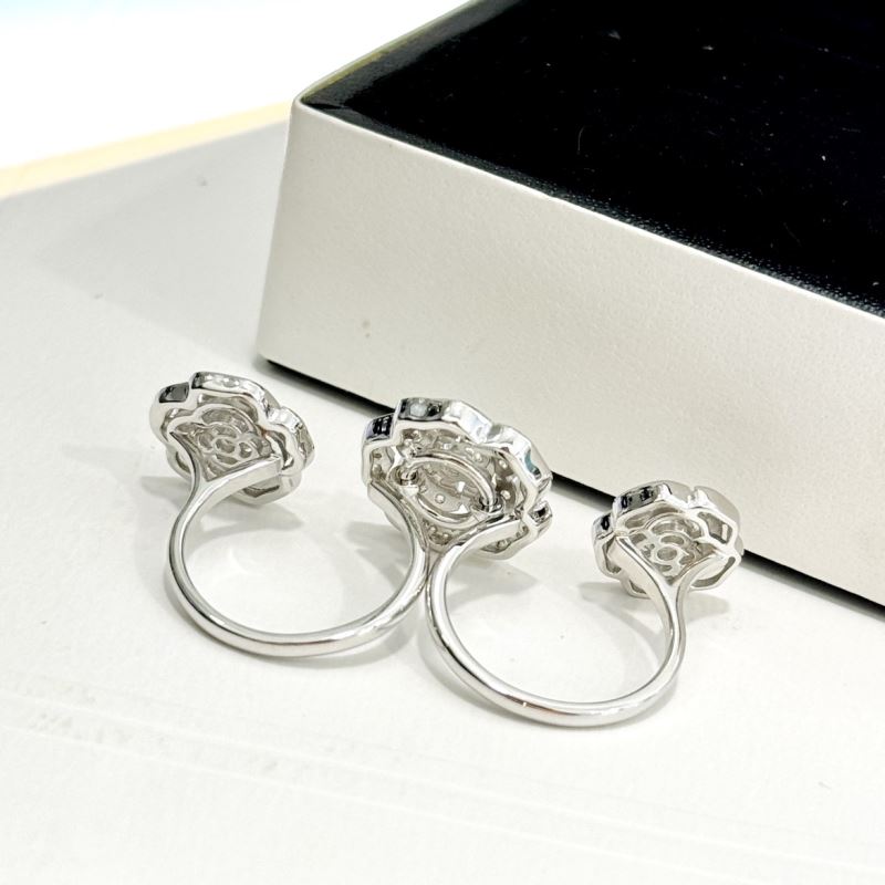 Ch**el rings